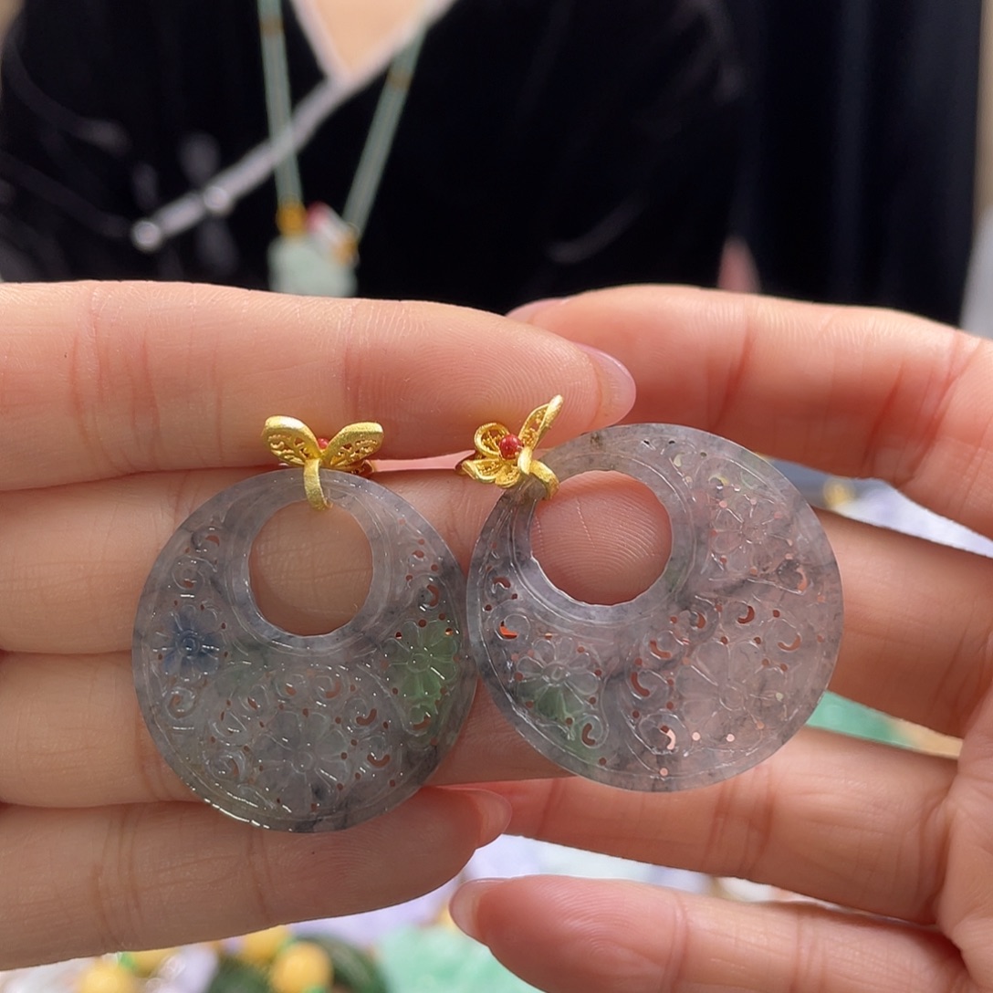 翡翠未镶嵌耳饰待编织