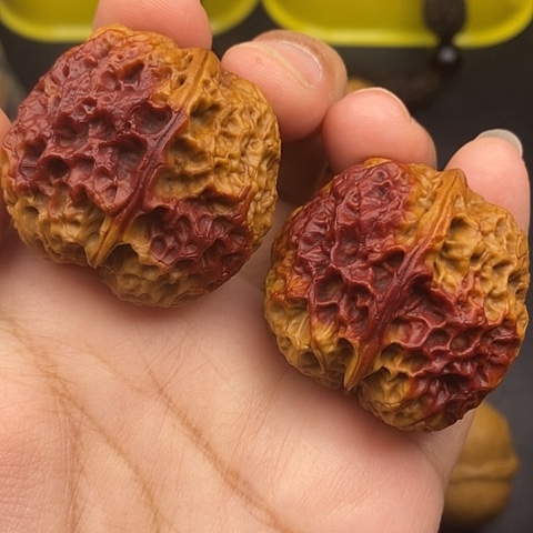 文玩核桃把件38尺绣球