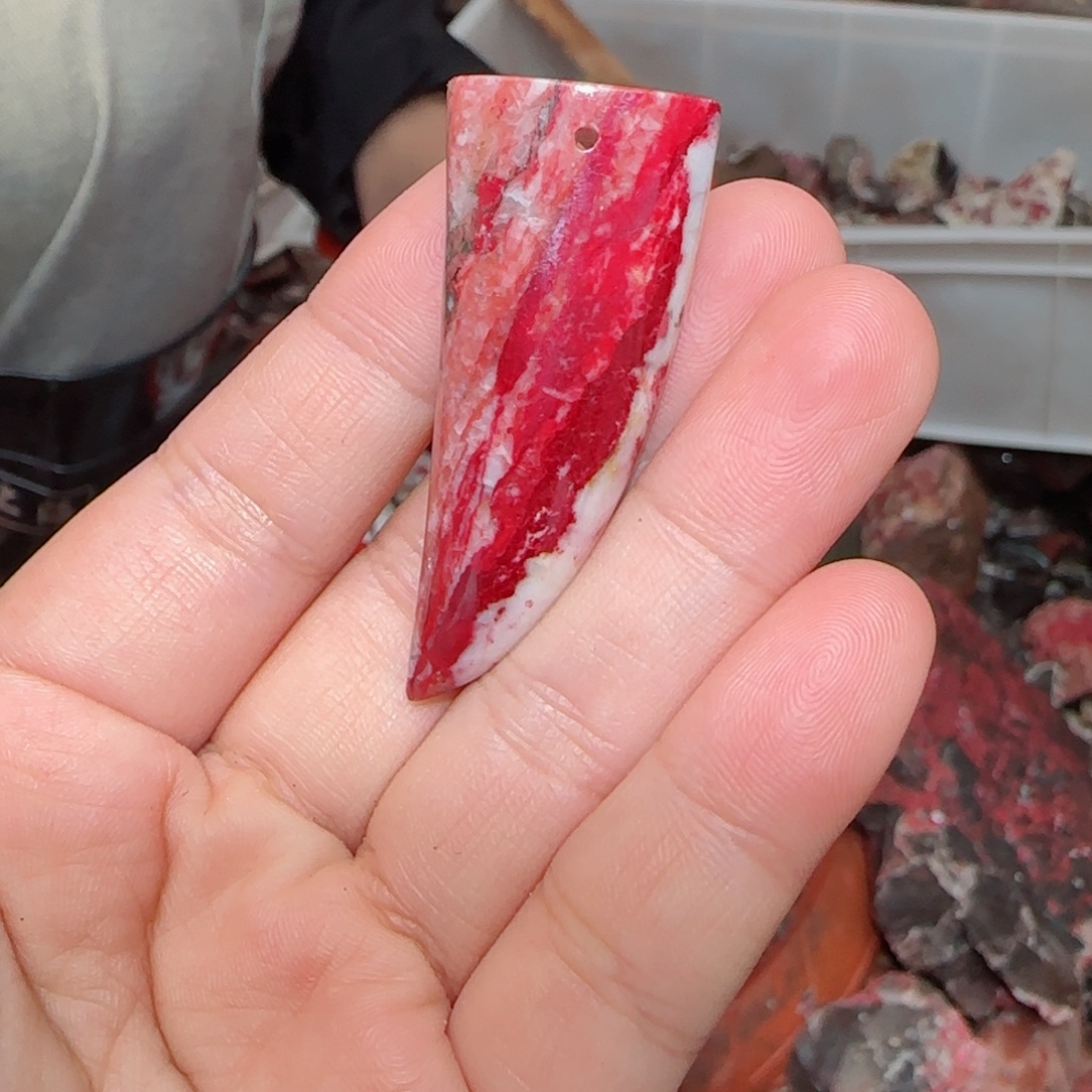 天然辰砂原石吊坠37