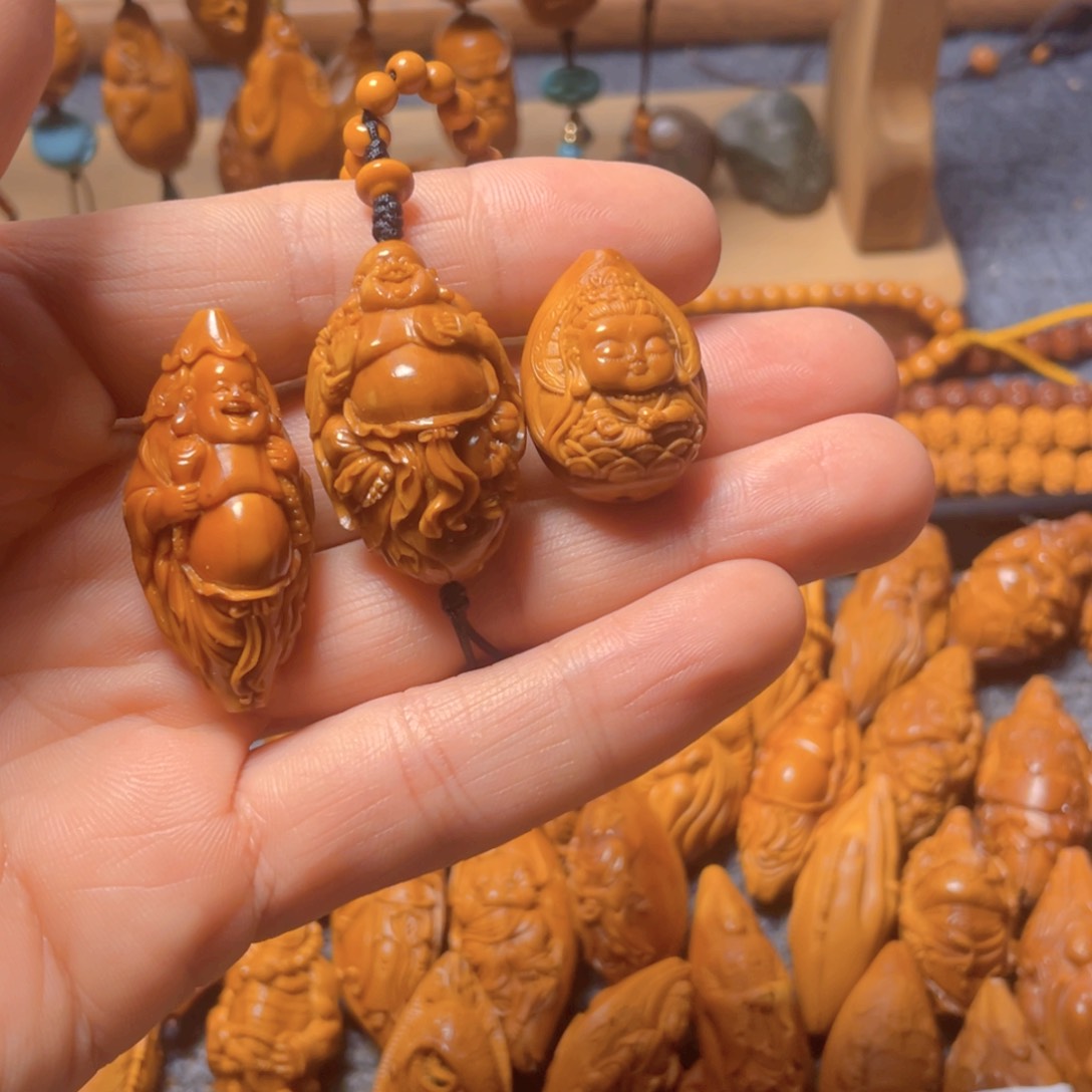 橄榄核吊坠?**?弥勒加宝宝佛