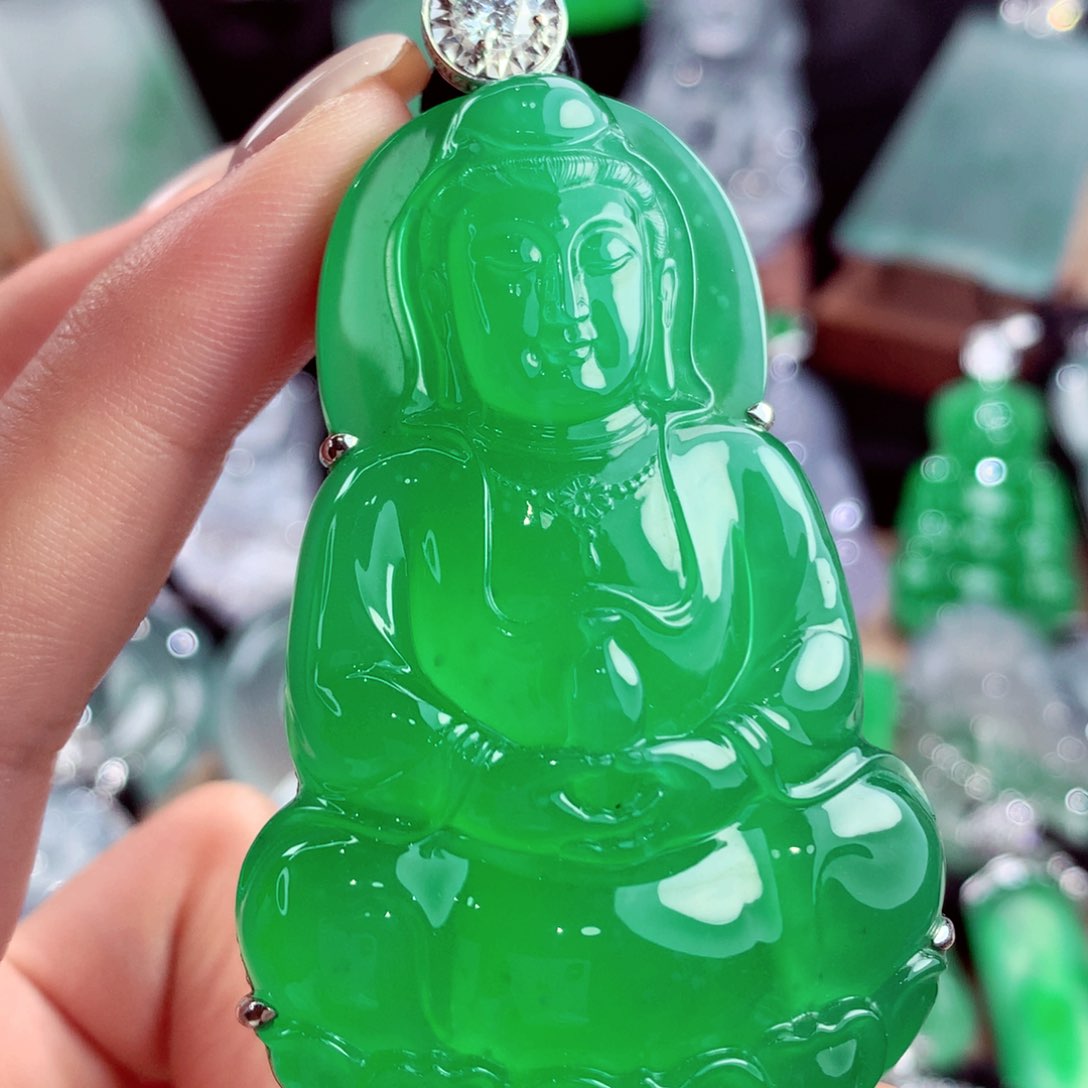 吊坠(不含链)18K金镶嵌翡翠定金10w总价咨询客服