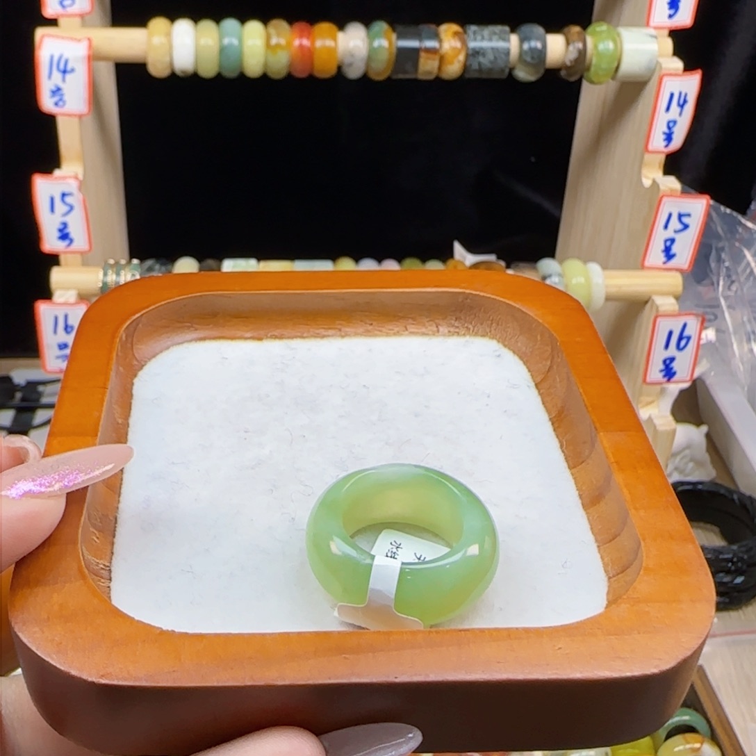 蛇纹石玉17.6未镶嵌r****r