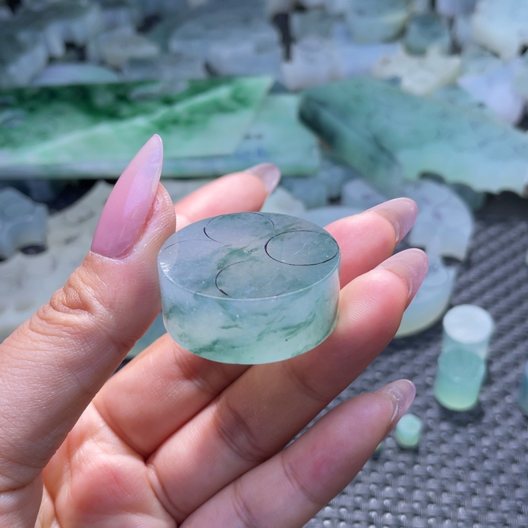 定制翡翠未镶嵌?**宝戒指，不要心