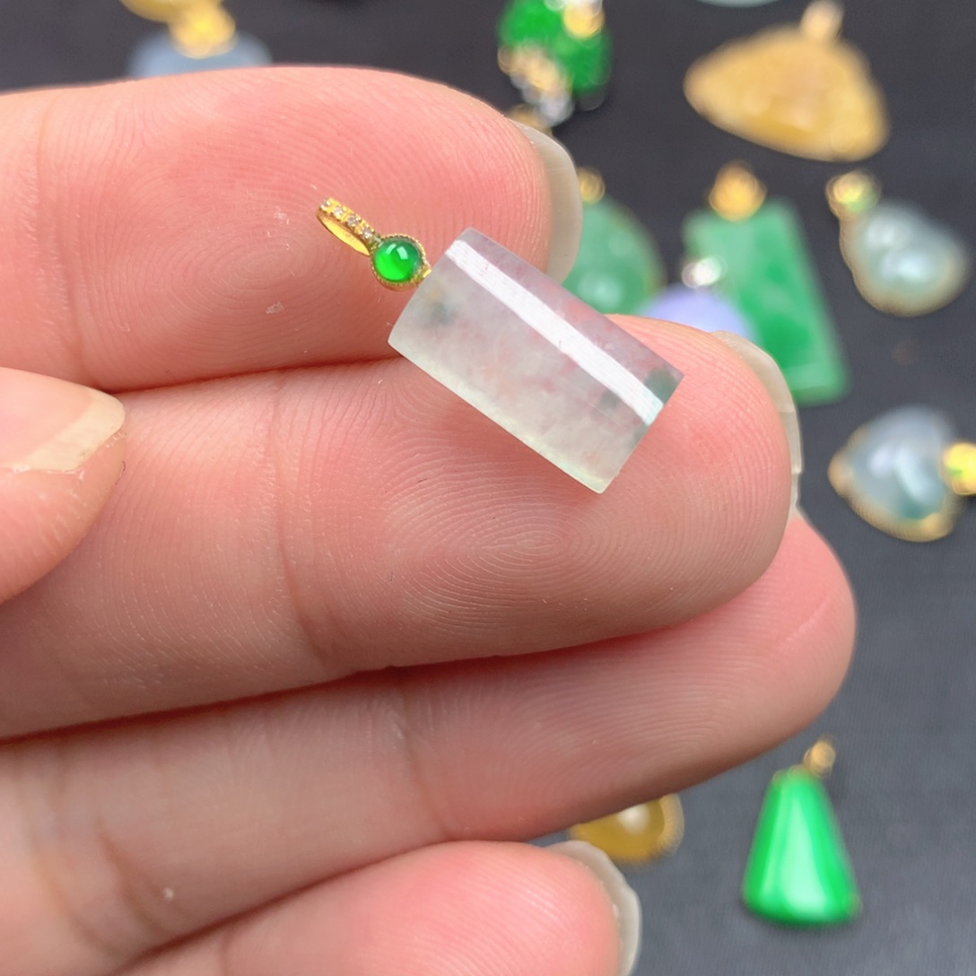 【闪购商品】颈饰18K金镶嵌翡翠翡翠