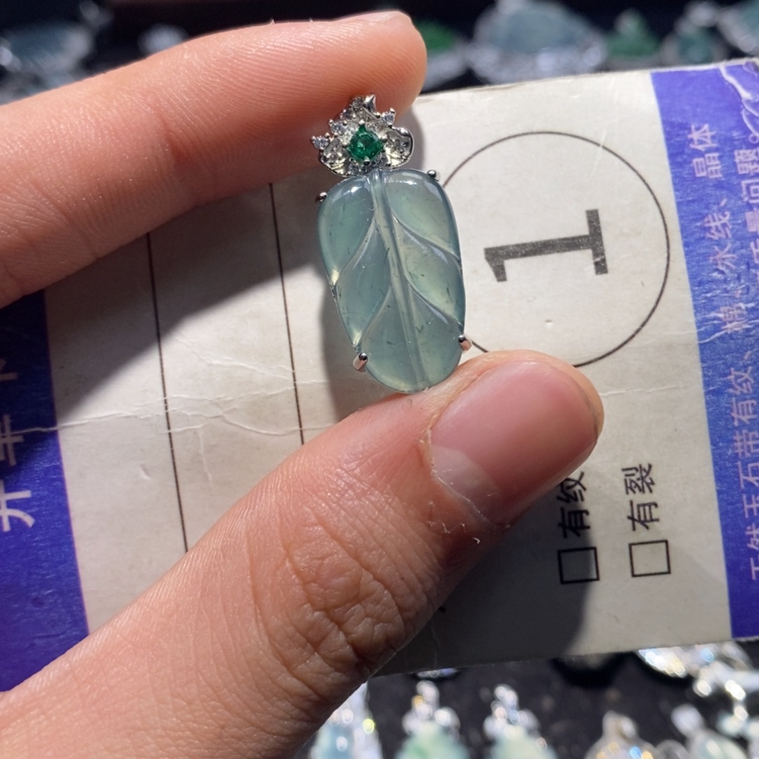 翡翠未镶嵌颈饰翡翠