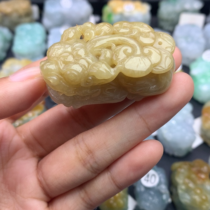 翡翠颈饰未镶嵌天然缅甸翡翠