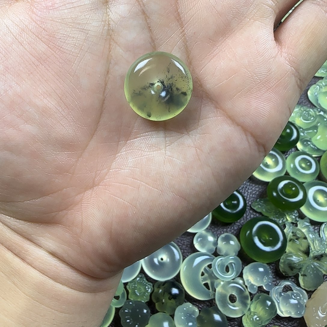 蛇纹石玉未镶嵌岫玉吊坠