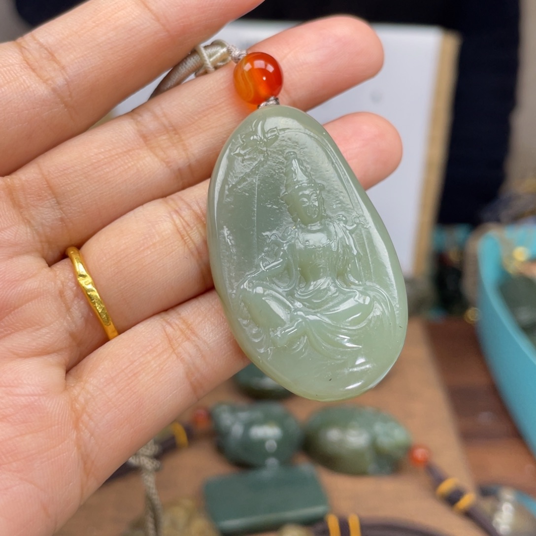 和田玉颈饰未镶嵌