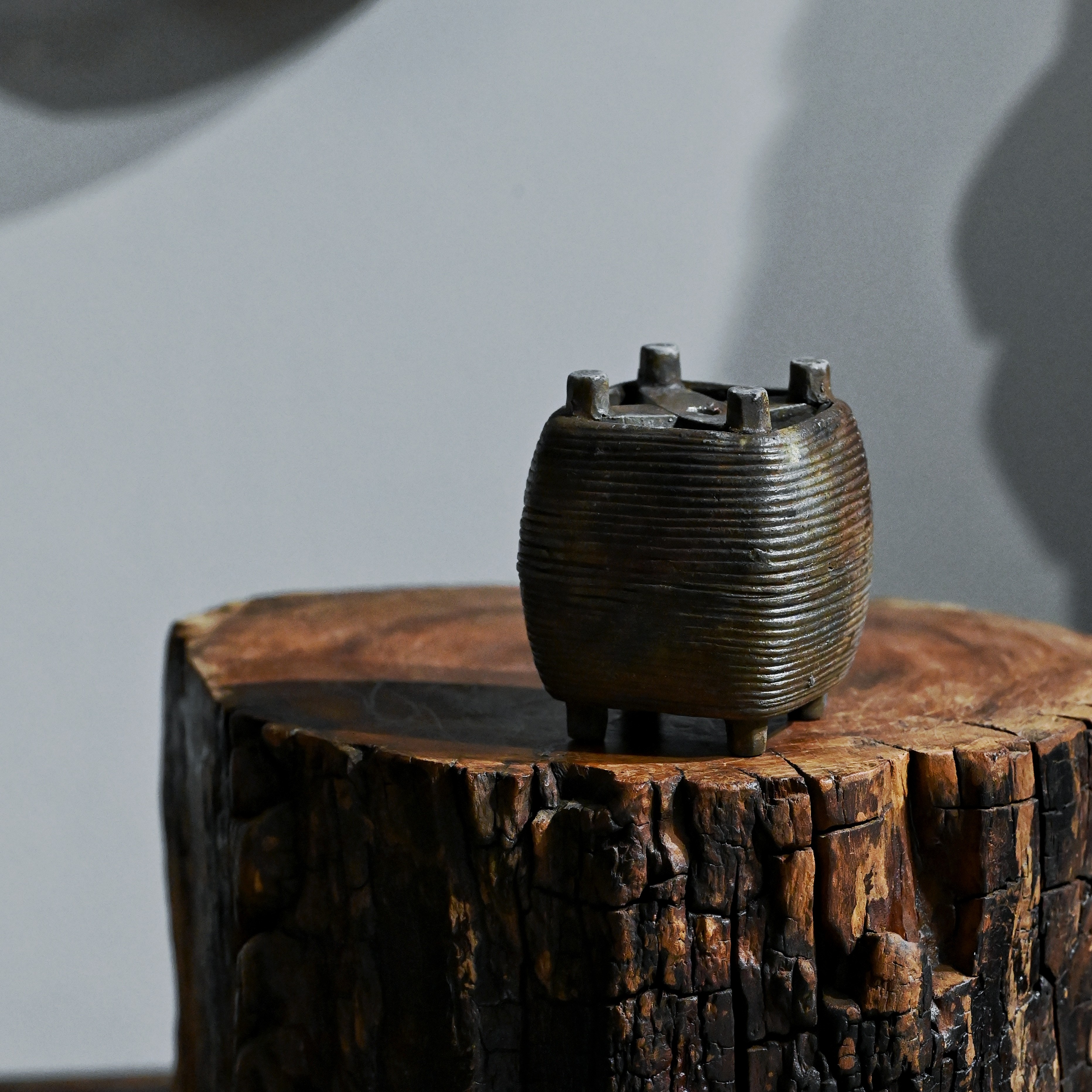 柴烧茶具备前烧初代难波好阳盖置全品无伤，金属质感古拙，全品没盒