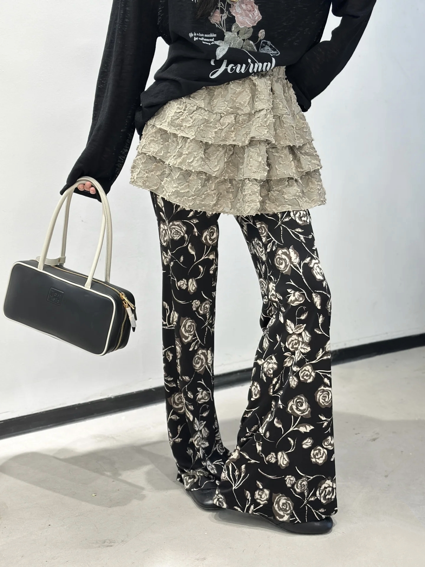 正尾~2025夏新款小众设计师花朵印花裤子 时尚微喇阔腿长裤女