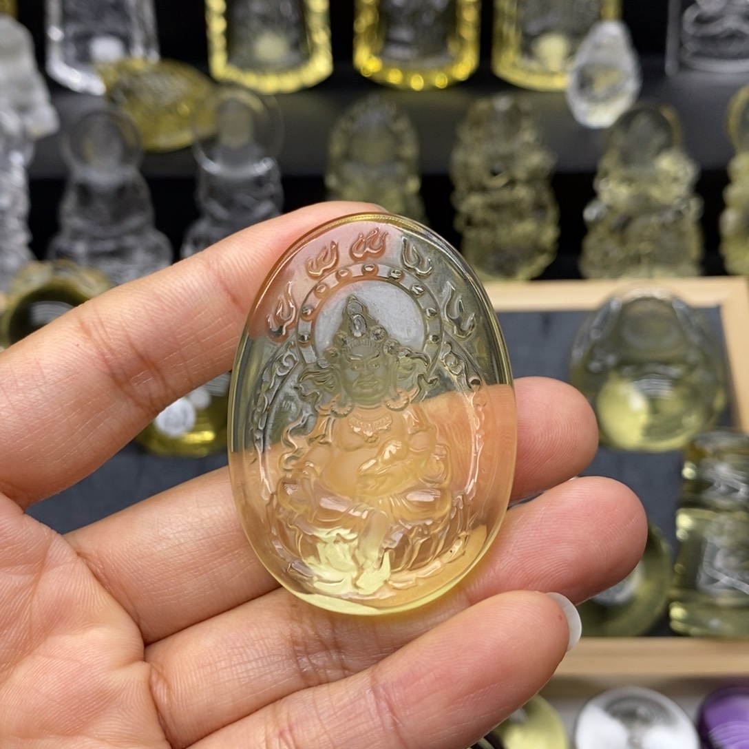 梁***佬颈饰未镶嵌水晶黄财神