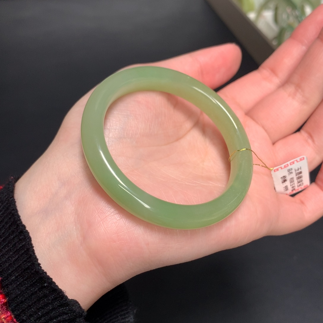 和田玉手镯未镶嵌51