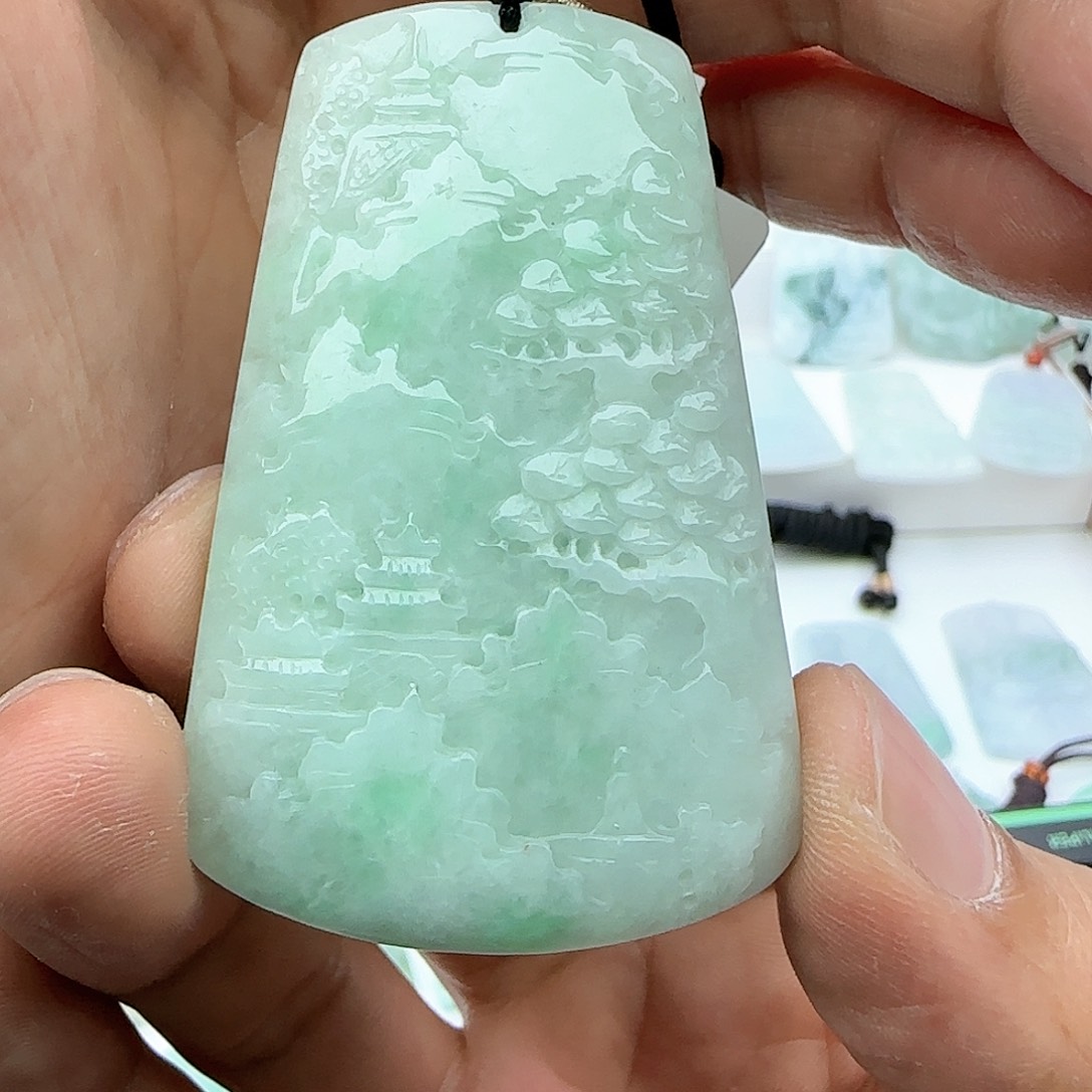 翡翠颈饰未镶嵌翡翠