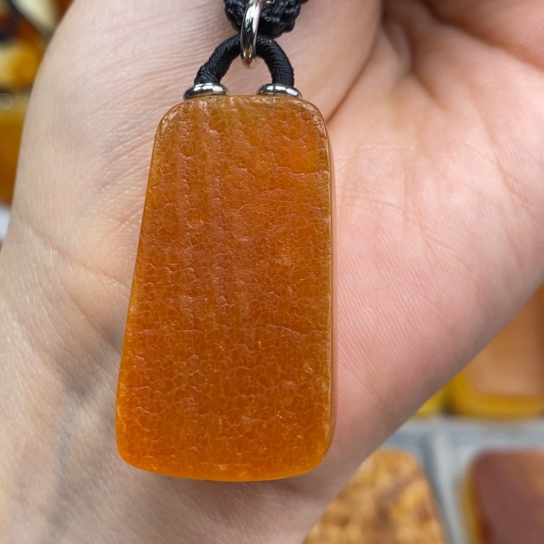 琥珀吊坠(赠链)未镶嵌