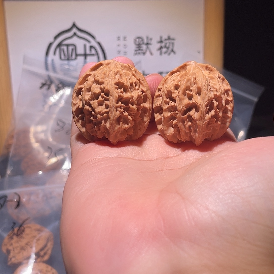 文玩核桃把件36全品苹果园