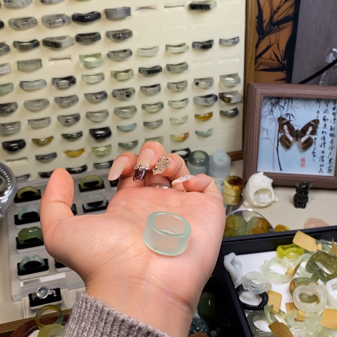 喜***宴蛇纹石玉未镶嵌戒指