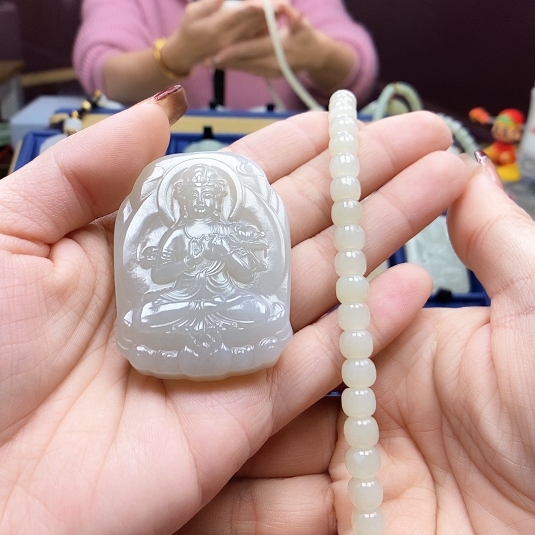 和田玉颈饰未镶嵌S****?