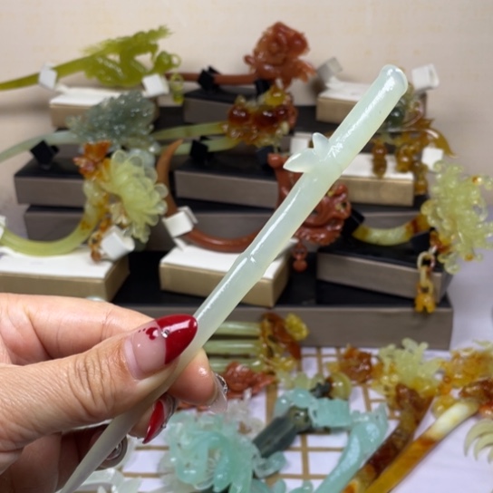 蛇纹石玉发饰未镶嵌