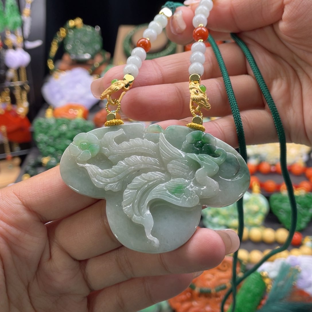 翡翠颈饰未镶嵌代编织