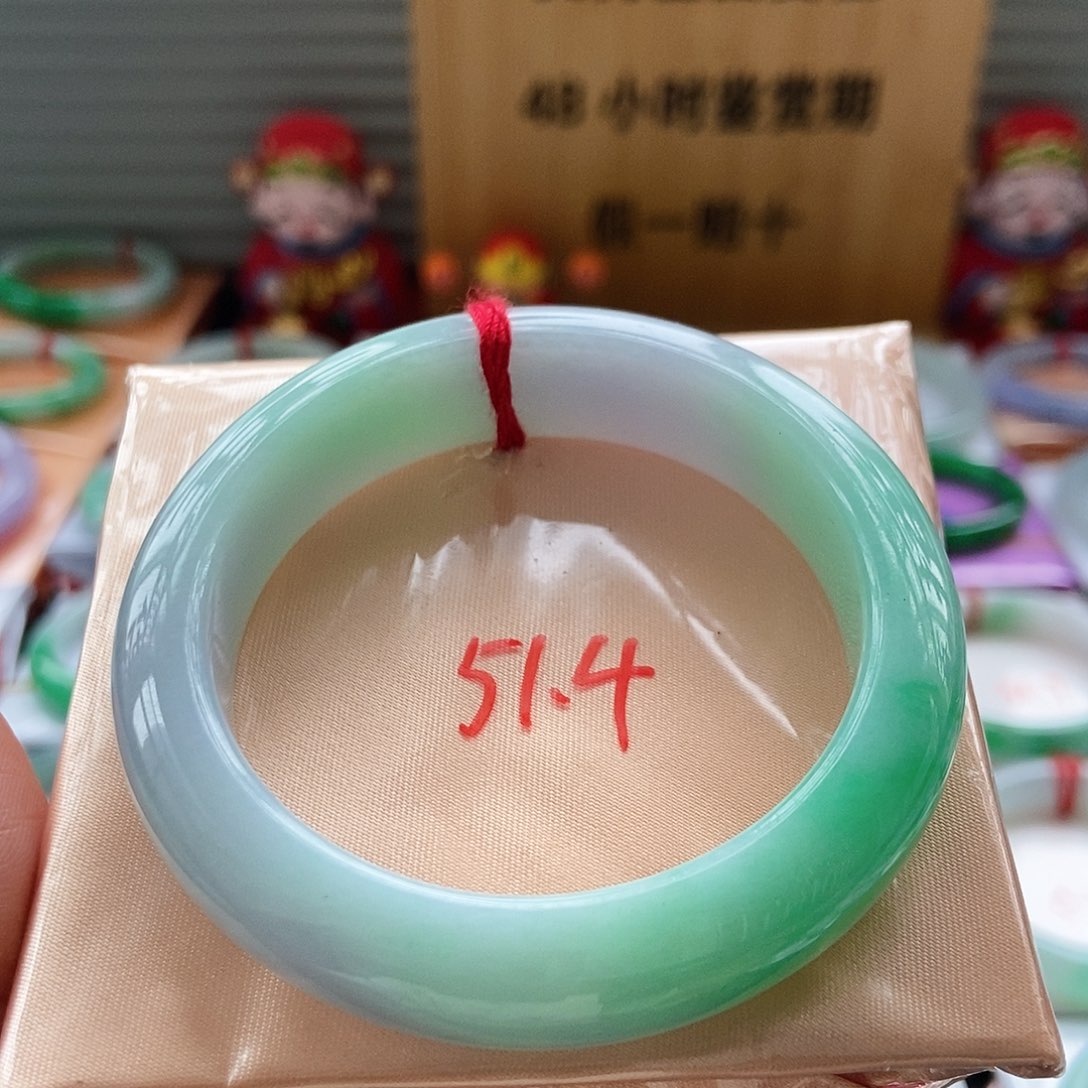 翡翠手镯未镶嵌4淡春彩4