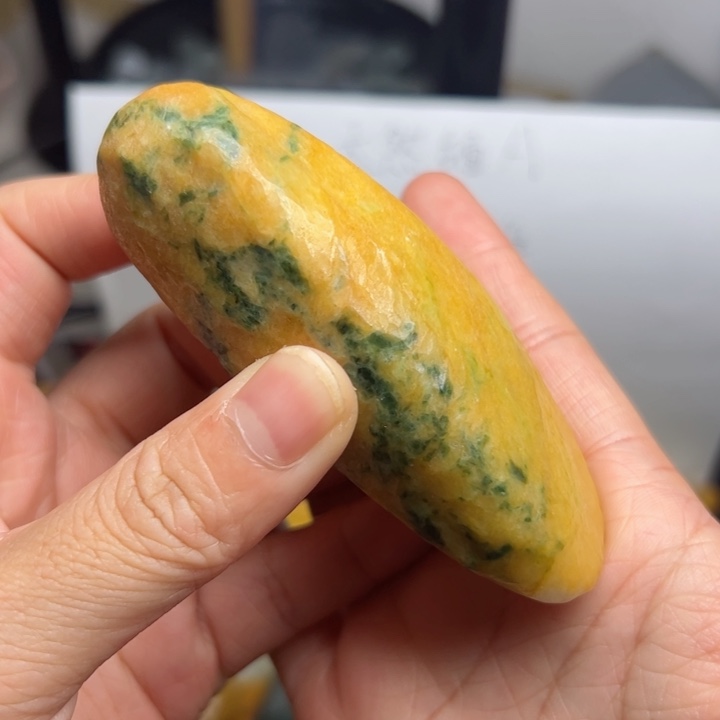 翡翠颈饰未镶嵌毛料