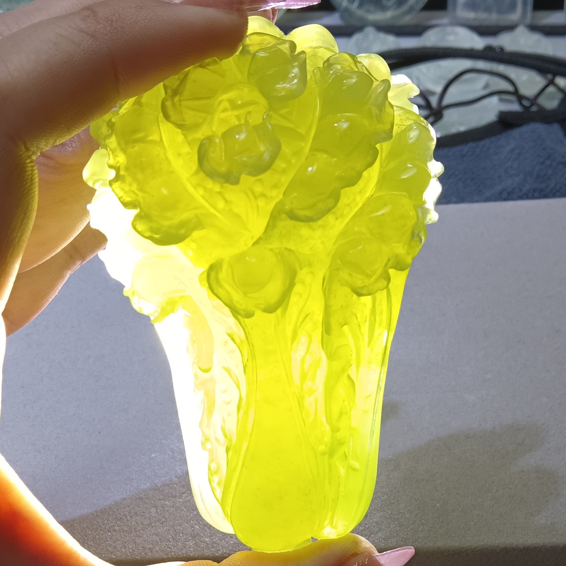 天然岫玉手工雕刻百财手把件（91.3*57.4*35.3）