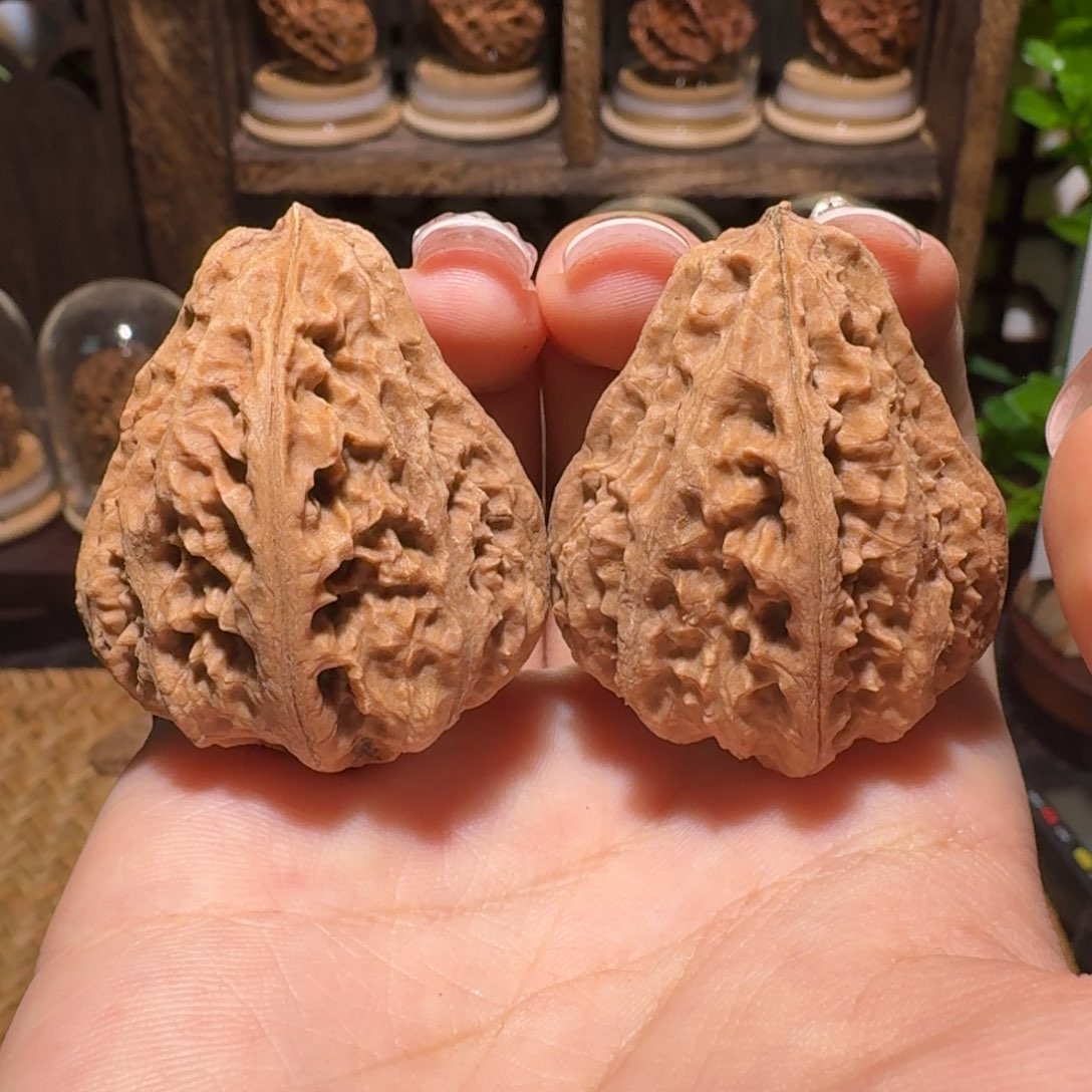 嘿***了文玩核桃把件草莓