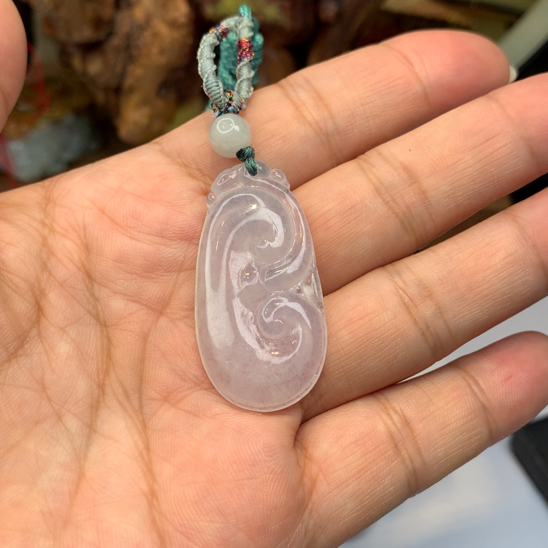 翡翠颈饰未镶嵌如意