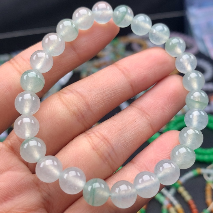 翡翠手镯未镶嵌卡