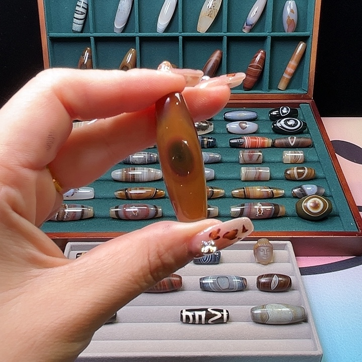 。***。玛瑙/玉髓未镶嵌颈饰