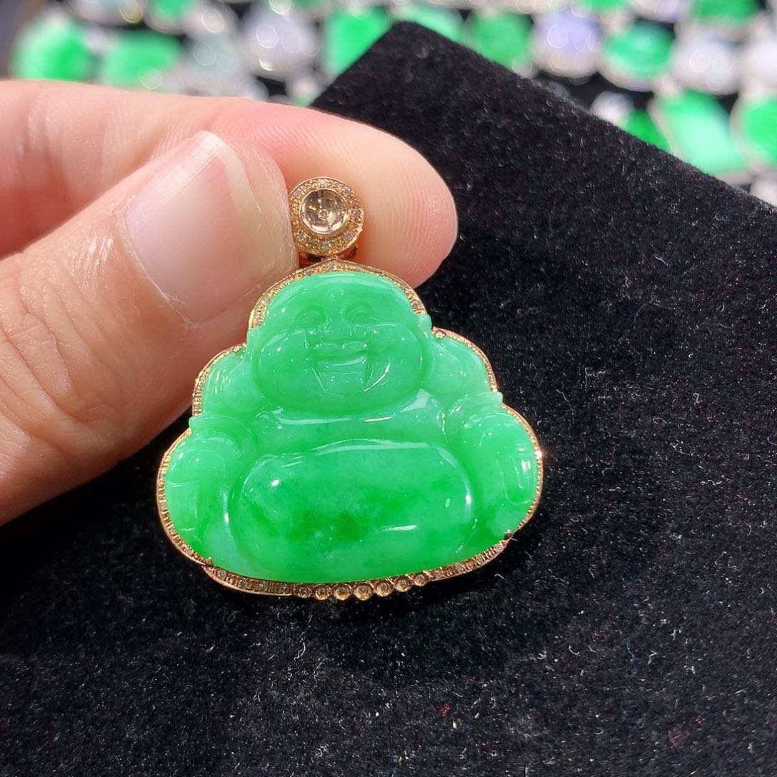 翡翠18K金镶嵌颈饰
