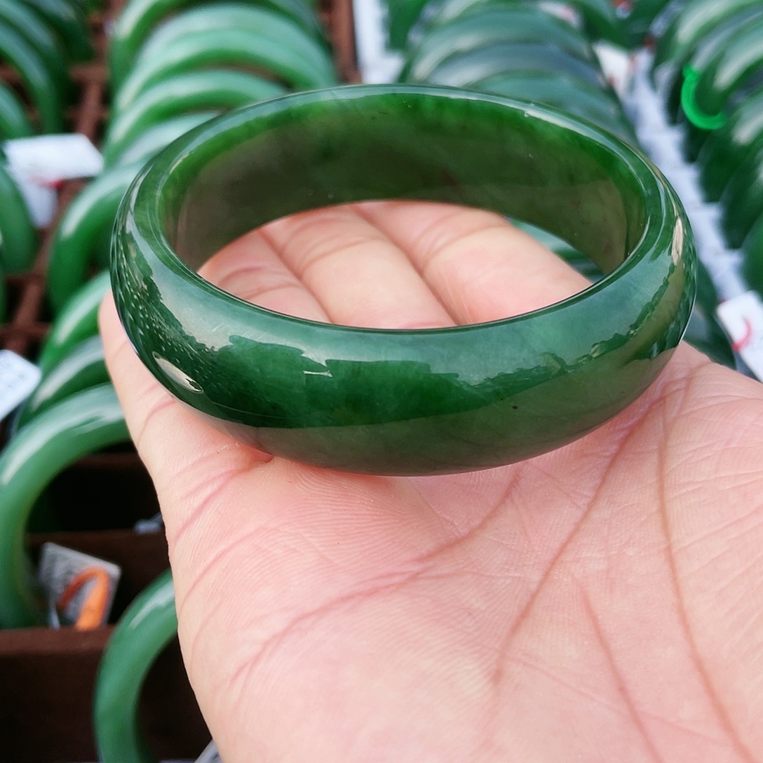 【闪购商品】和田玉手镯未镶嵌冷*