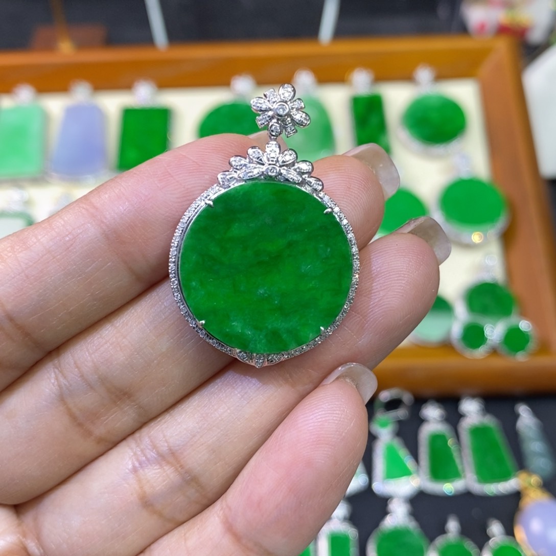 翡翠吊坠(不含链)18K金镶嵌吊坠