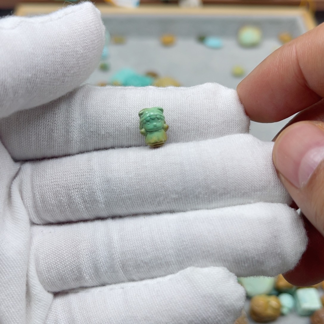 绿松石未镶嵌挂件