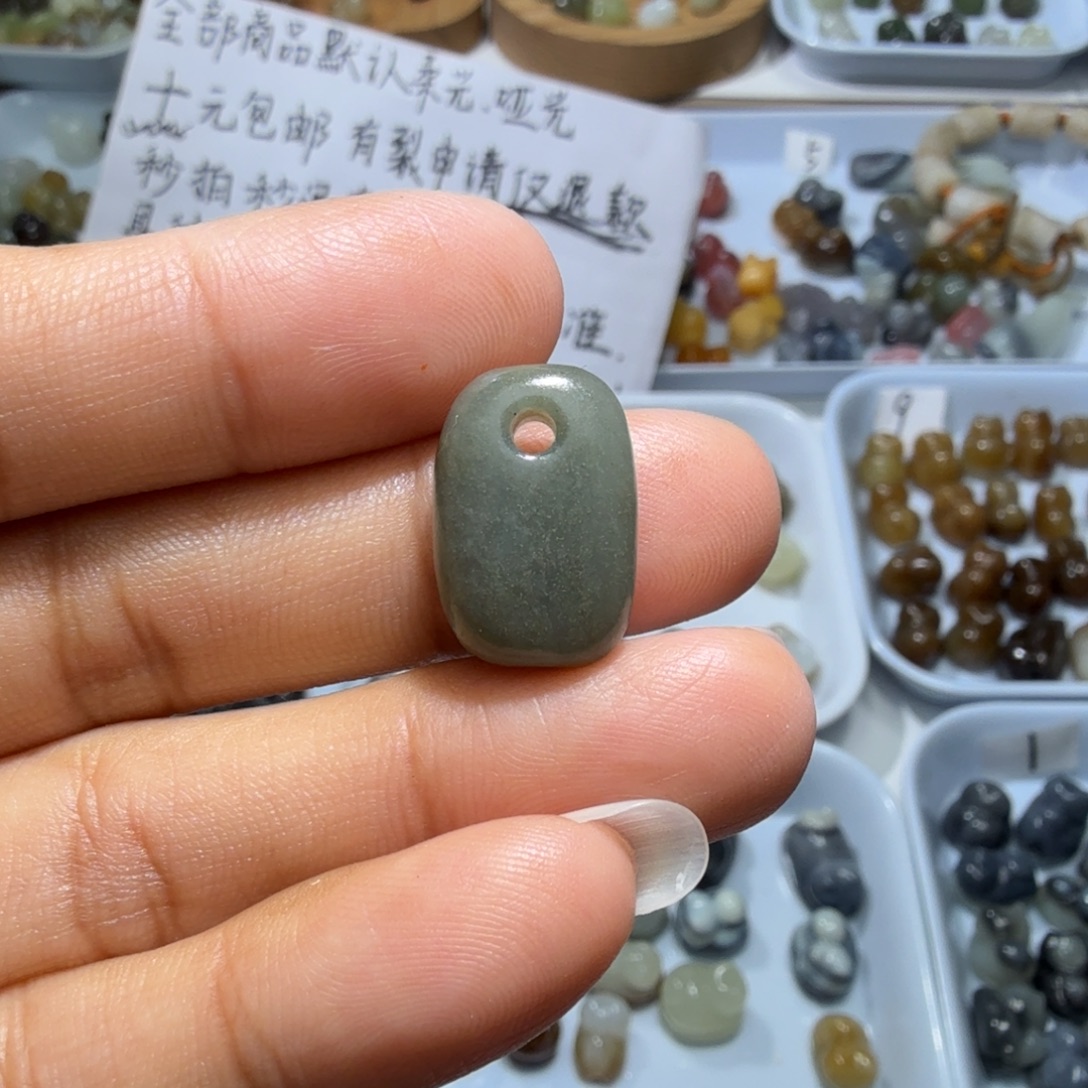 和田玉未镶嵌珠宝奇石