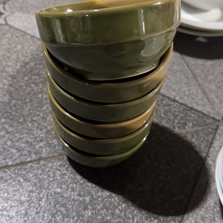 瓷片陶瓷盘子碗啥都有