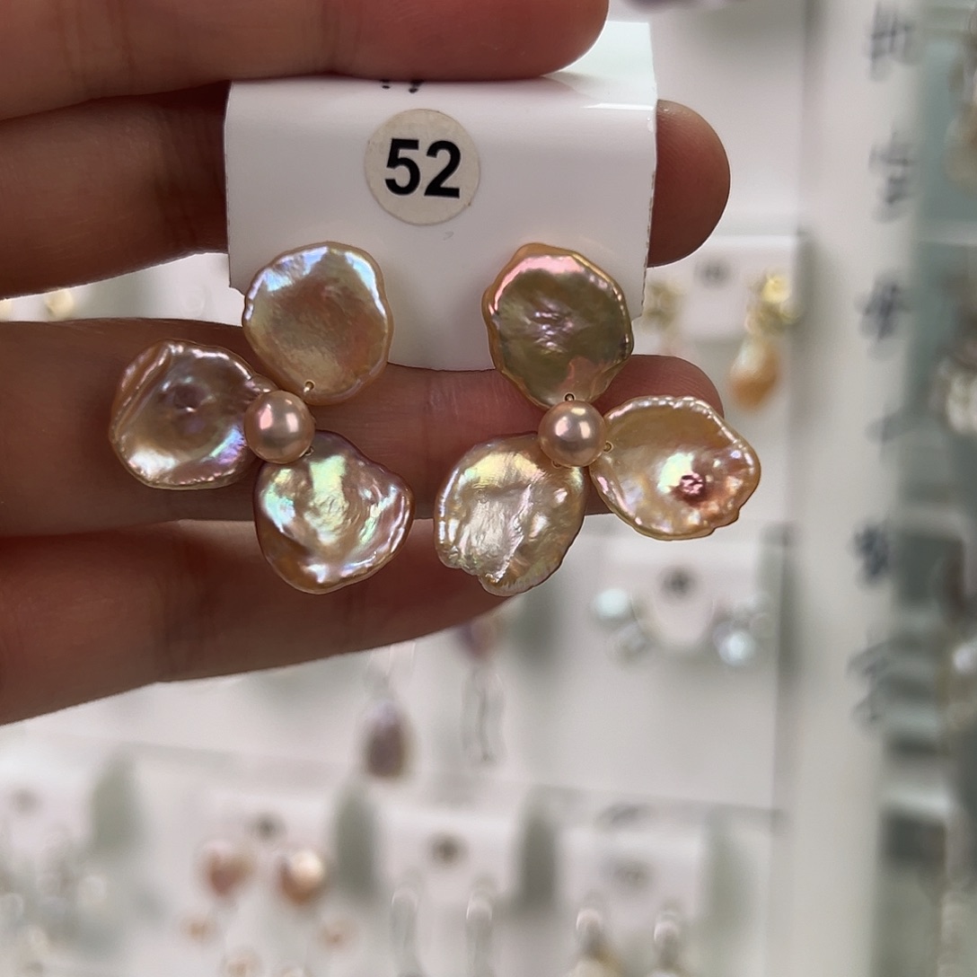 非金属巴洛克花瓣耳饰 