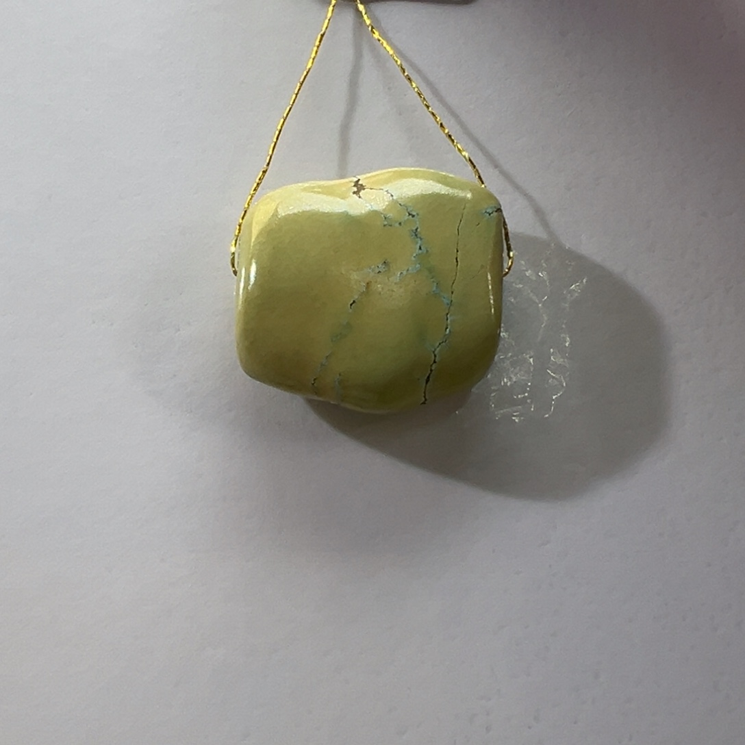 绿松石未镶嵌挂件