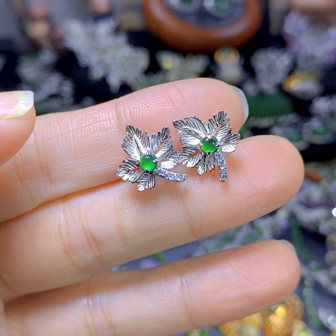 翡翠颈饰银S925镶嵌天然翡翠