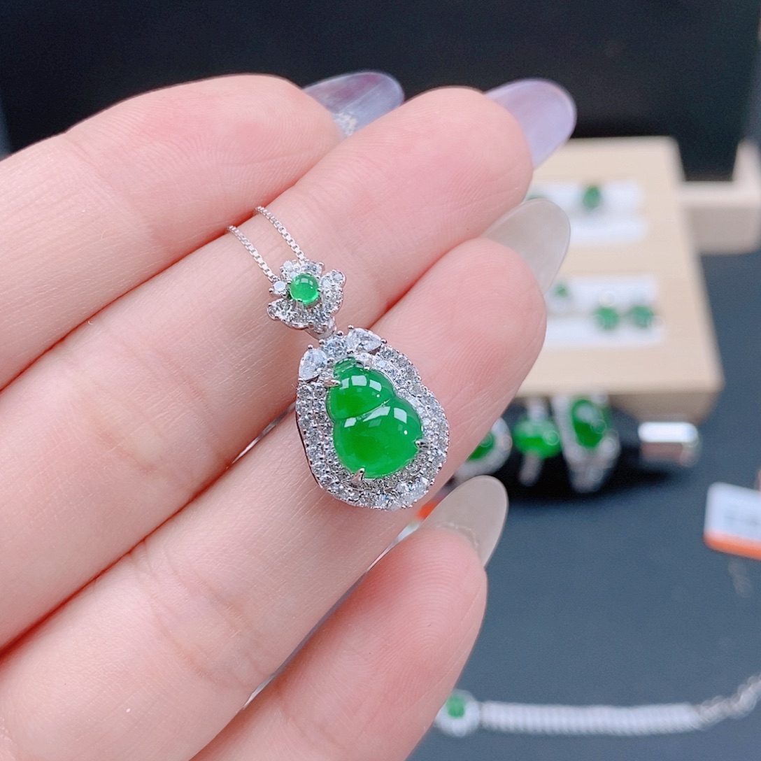 翡翠银S925镶嵌颈饰翡翠吊坠