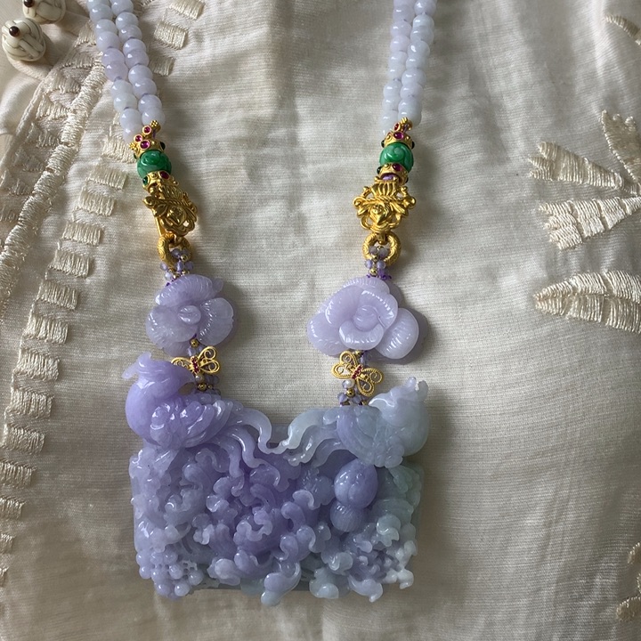 翡翠吊坠(赠链)未镶嵌