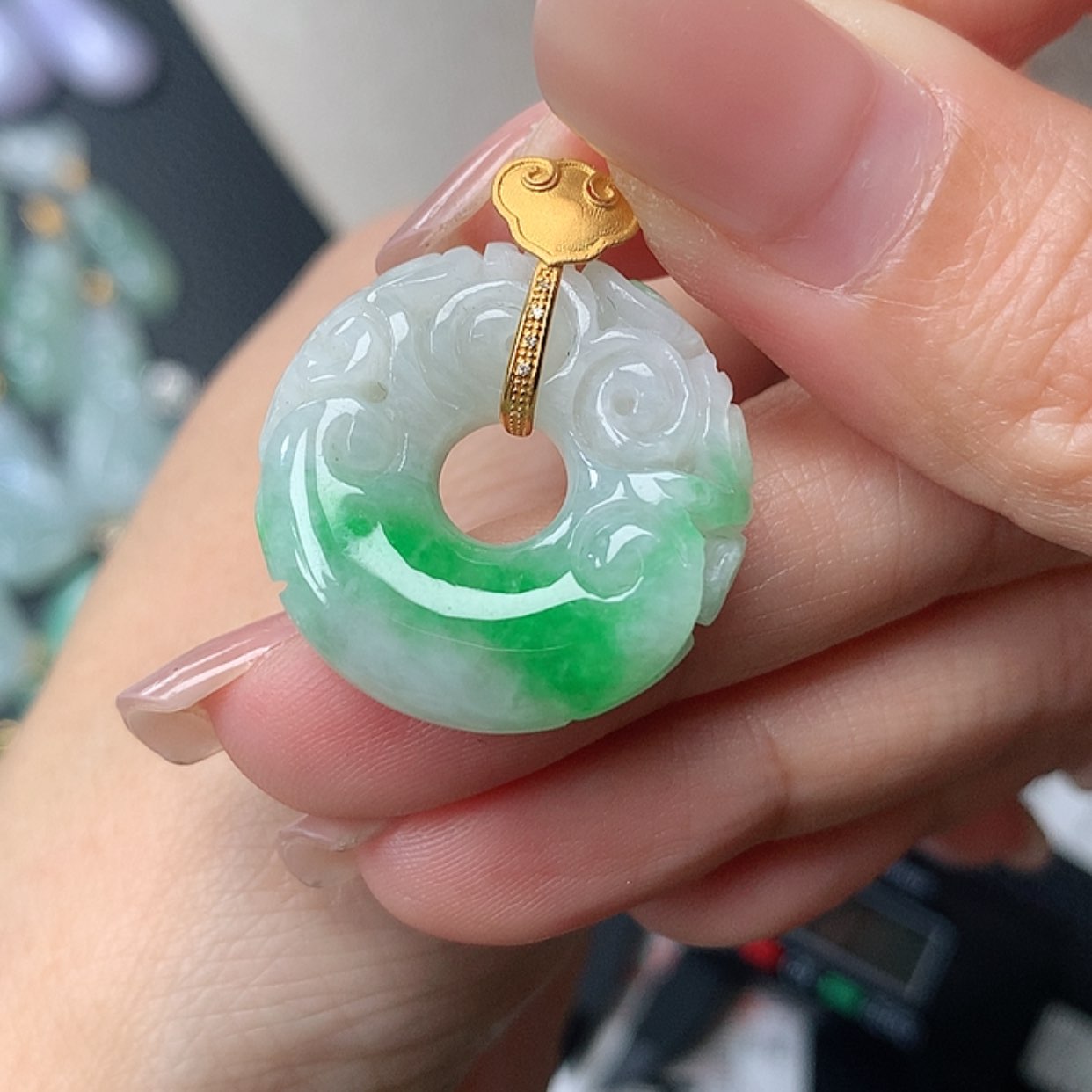【闪购商品】翡翠吊坠(赠链)18K金镶嵌