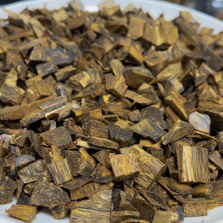 沉香碎屑沉香透顶绿50克