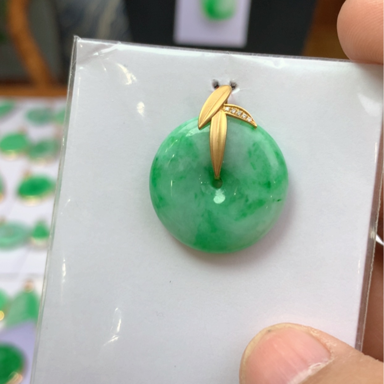 【闪购商品】翡翠颈饰18K金镶嵌翡翠