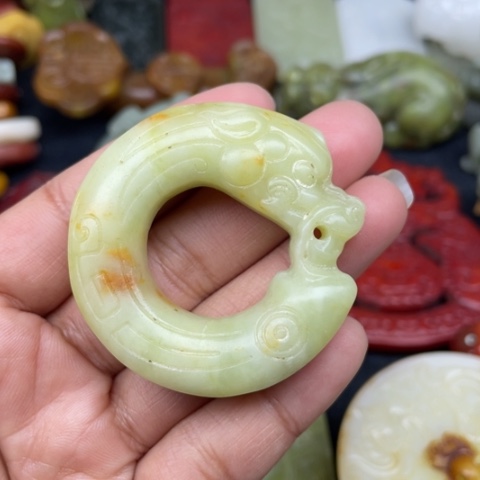 蛇纹石玉颈饰未镶嵌97