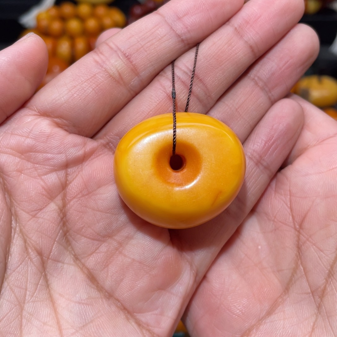 【闪购商品】琥珀裸石未镶嵌饼子