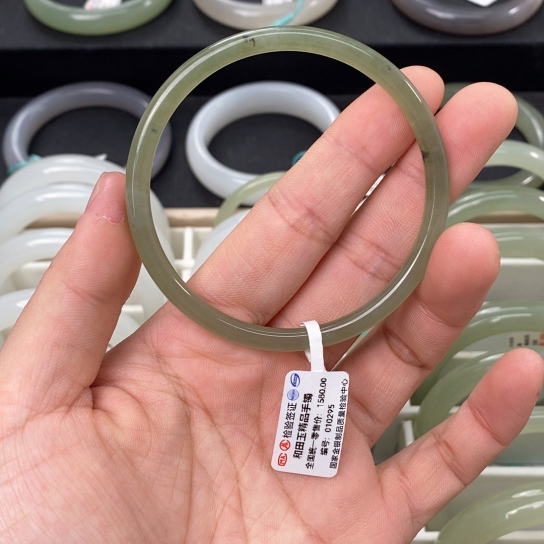 和田玉手镯未镶嵌58.59