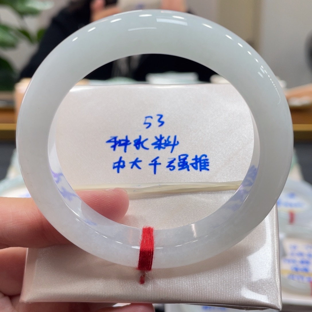 翡翠未镶嵌手镯翡翠