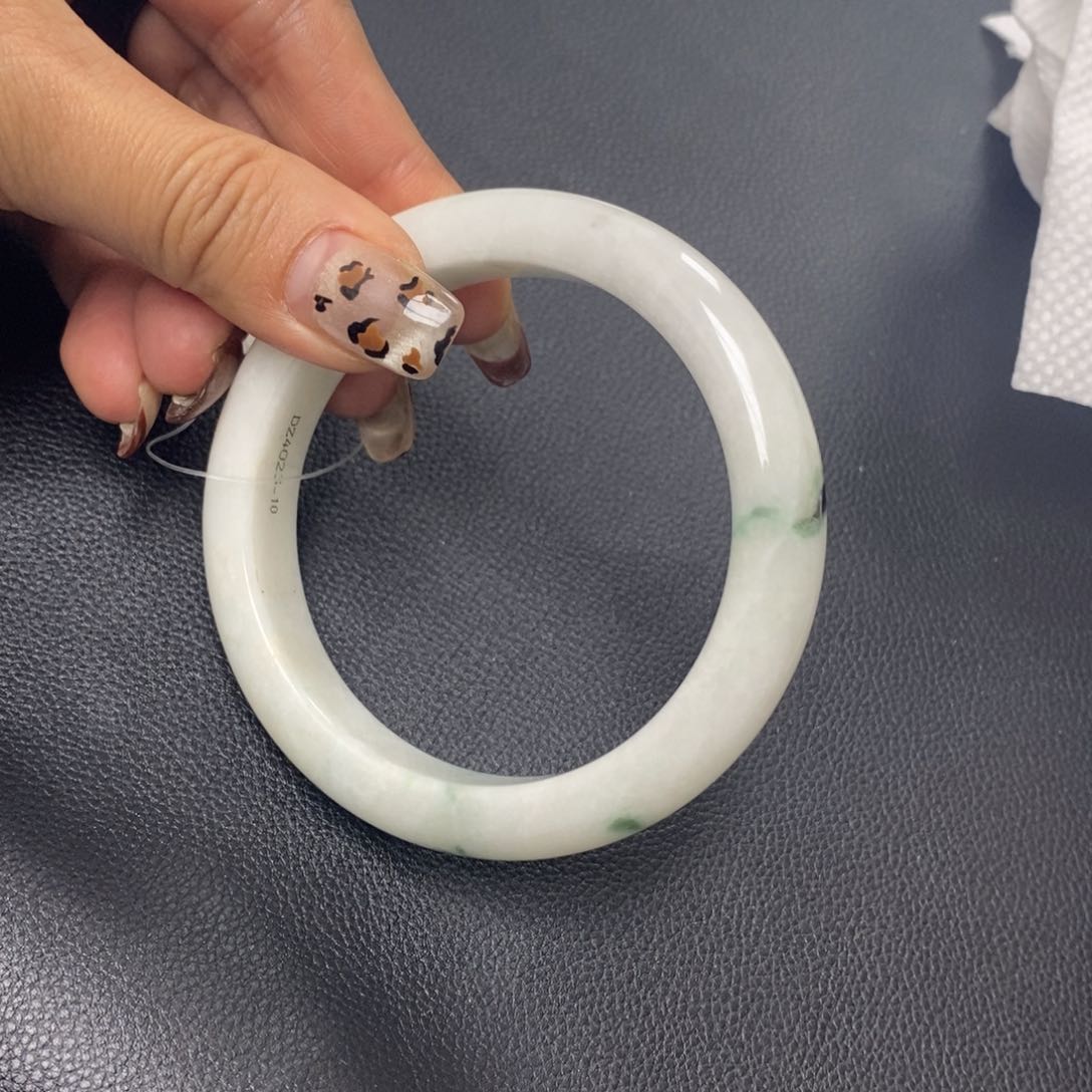 翡翠手镯未镶嵌一***子60正圈