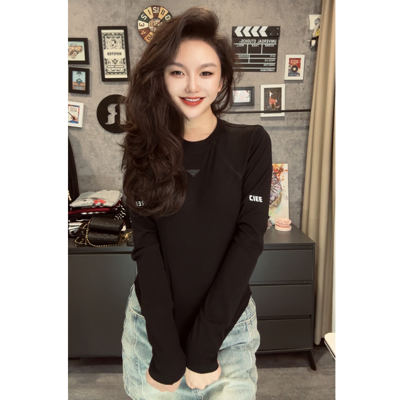 高弹力精梳棉三角字母标长袖T恤女修身显瘦透气亲肤休闲圆领上衣